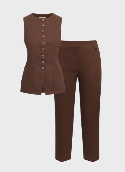 Laura Suiting