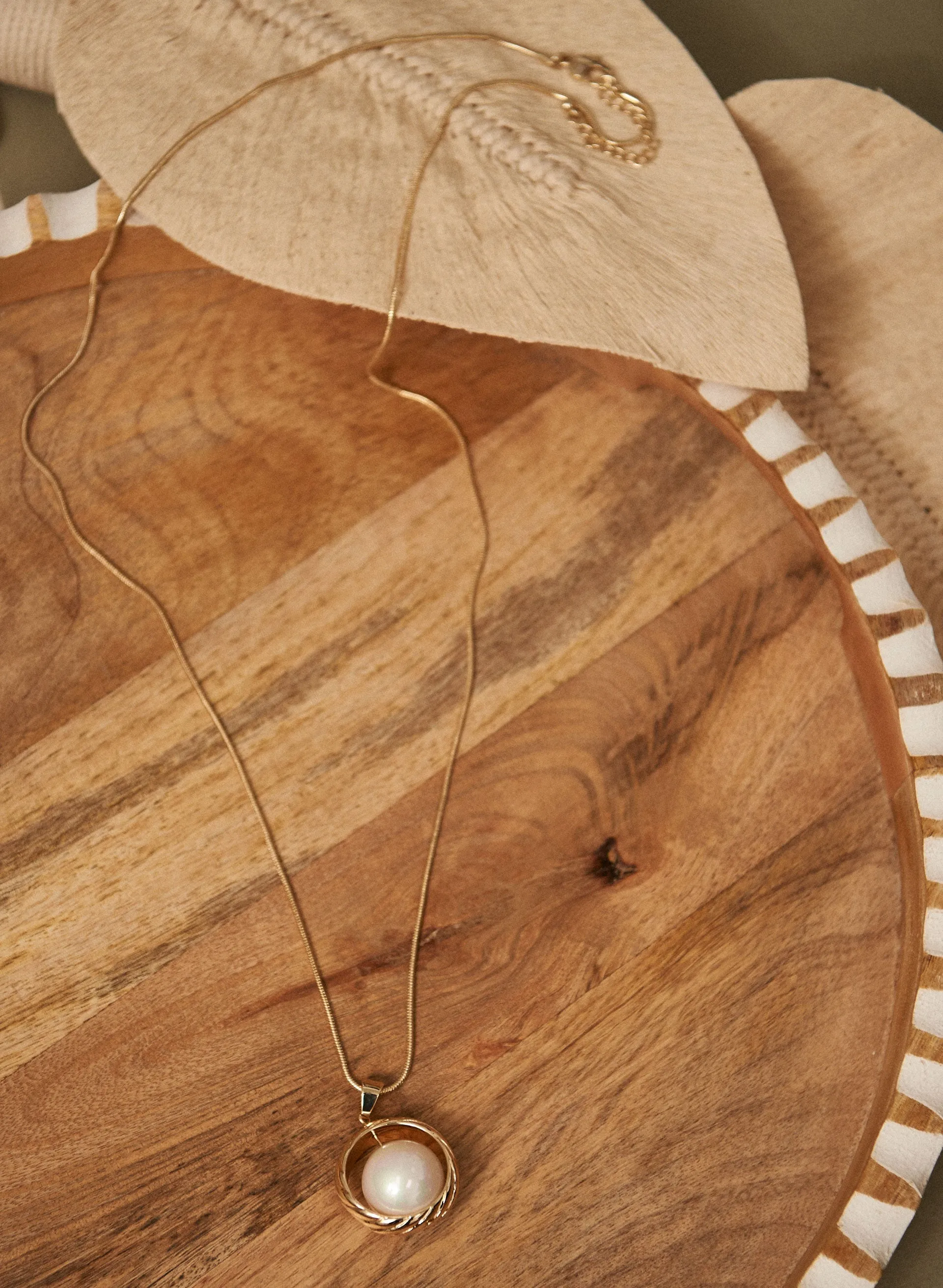 Laura Pearl Pendant Necklace Laura Pearl Pendant Necklace - Image 1